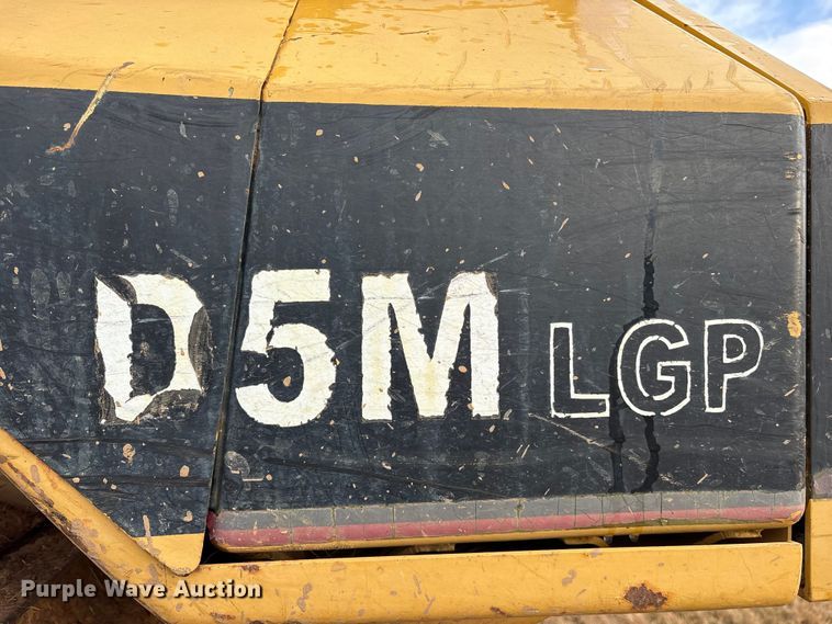 image for item ET7493 1998 Caterpillar D5M LGP dozer