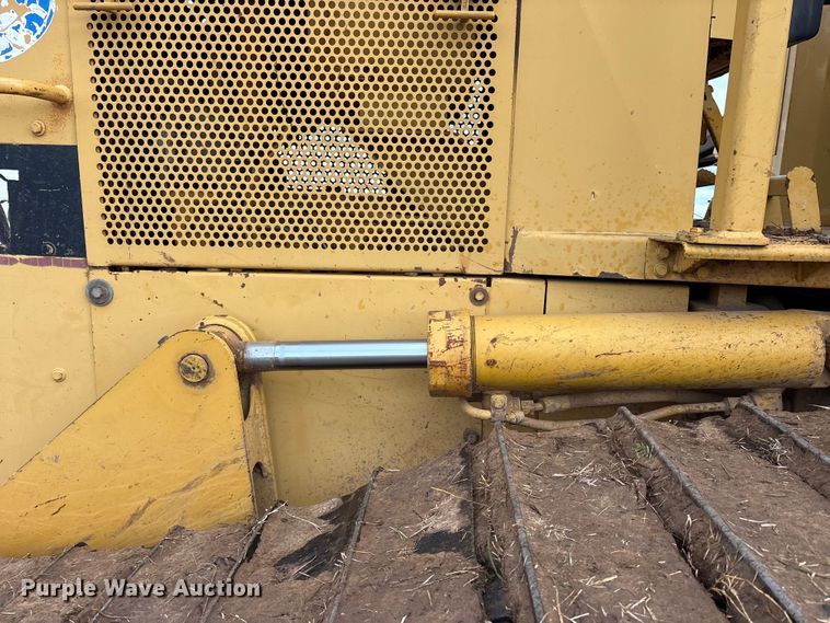 image for item ET7493 1998 Caterpillar D5M LGP dozer