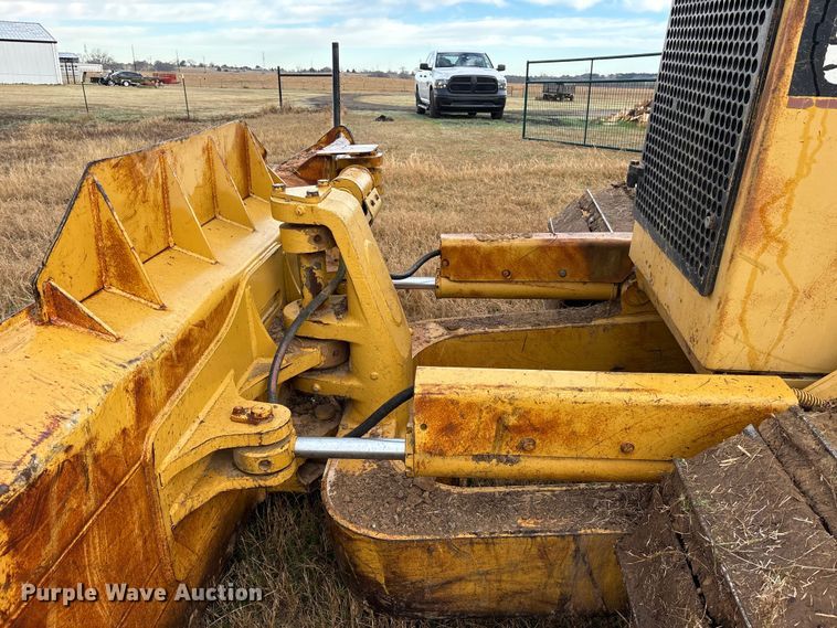 image for item ET7493 1998 Caterpillar D5M LGP dozer