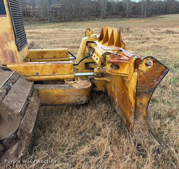 image for item ET7493 1998 Caterpillar D5M LGP dozer