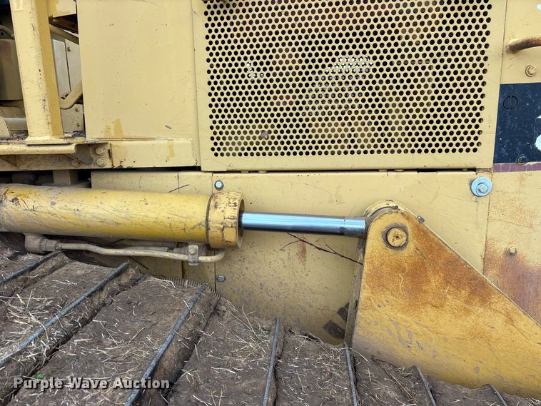 image for item ET7493 1998 Caterpillar D5M LGP dozer