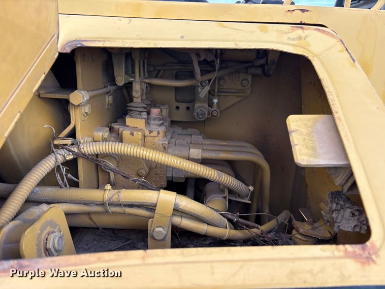 image for item ET7493 1998 Caterpillar D5M LGP dozer