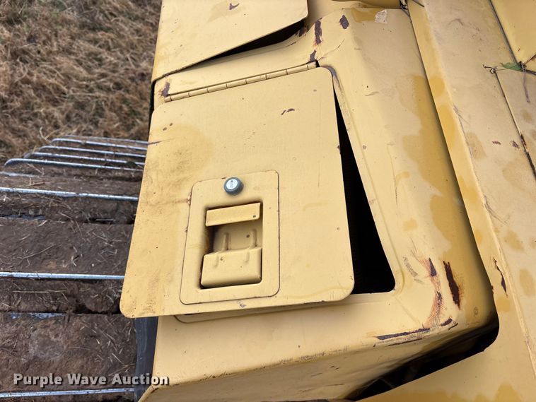 image for item ET7493 1998 Caterpillar D5M LGP dozer