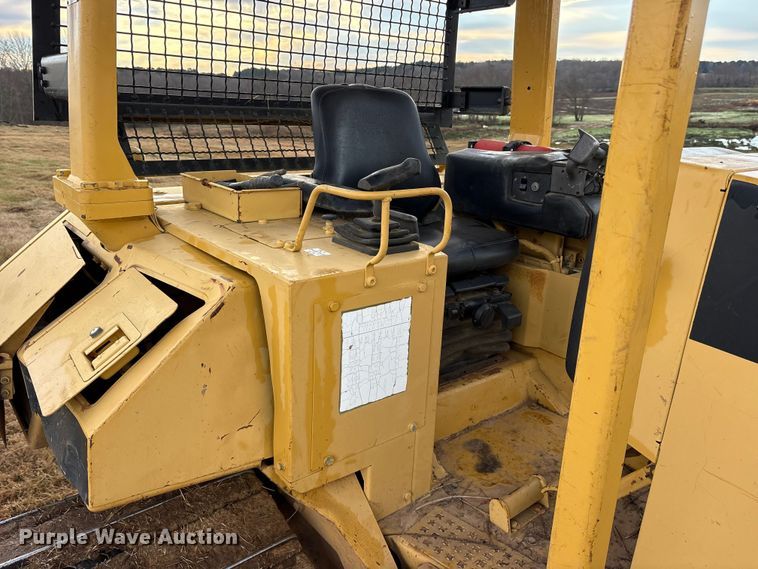 image for item ET7493 1998 Caterpillar D5M LGP dozer
