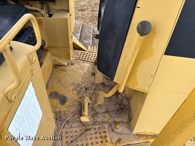image for item ET7493 1998 Caterpillar D5M LGP dozer
