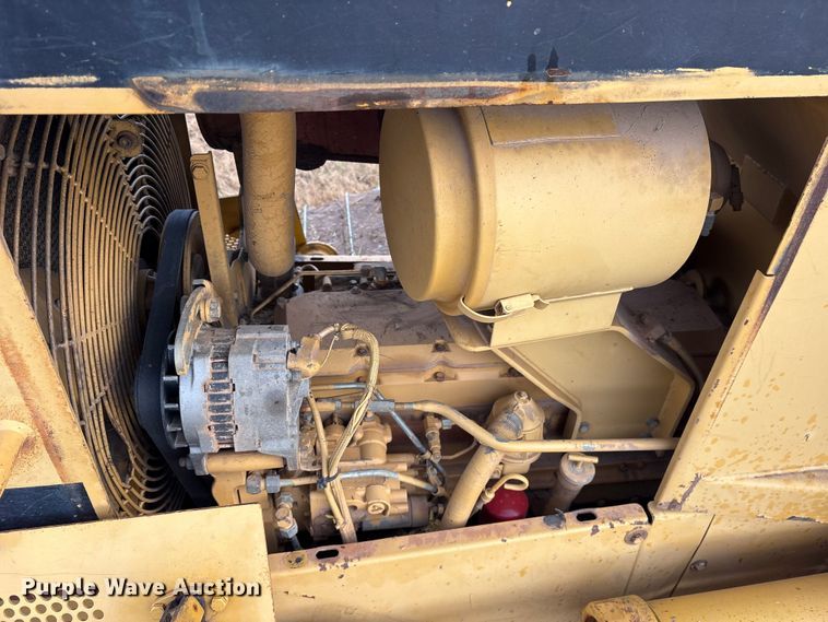 image for item ET7493 1998 Caterpillar D5M LGP dozer