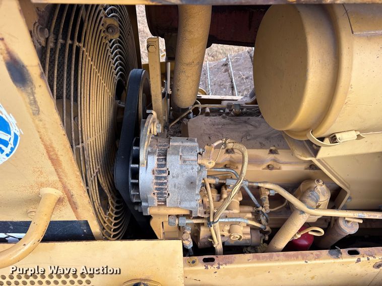 image for item ET7493 1998 Caterpillar D5M LGP dozer