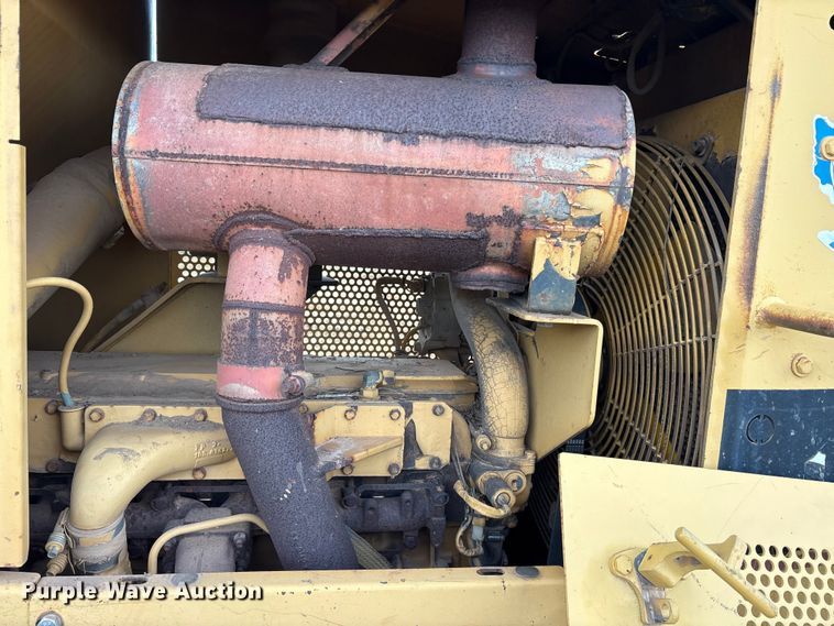 image for item ET7493 1998 Caterpillar D5M LGP dozer