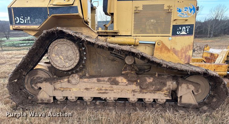 image for item ET7493 1998 Caterpillar D5M LGP dozer