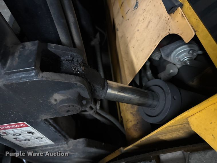 image for item ET8645 2015 Load Lifter LLL 8000 forklift