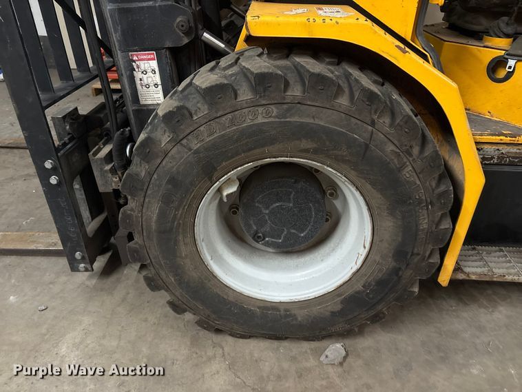 image for item ET8645 2015 Load Lifter LLL 8000 forklift