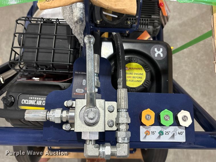 image for item EU0266 2022 Makinex DPW-2500-DS pressure washer