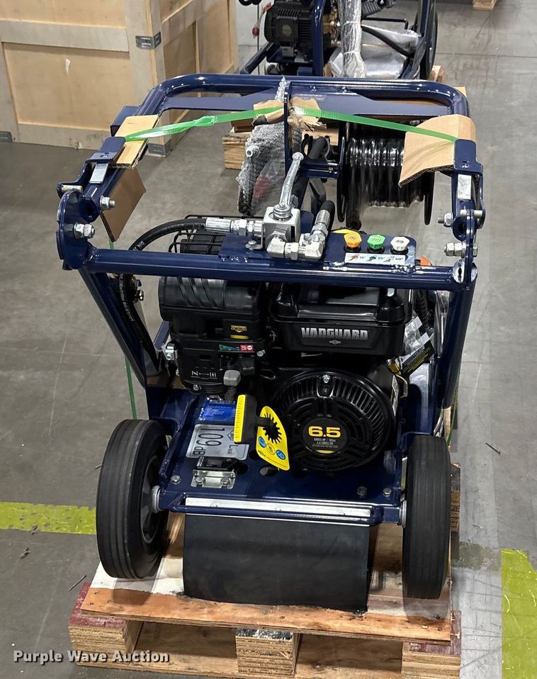 image for item EU0267 2022 Makinex DPW-2500-DS pressure washer