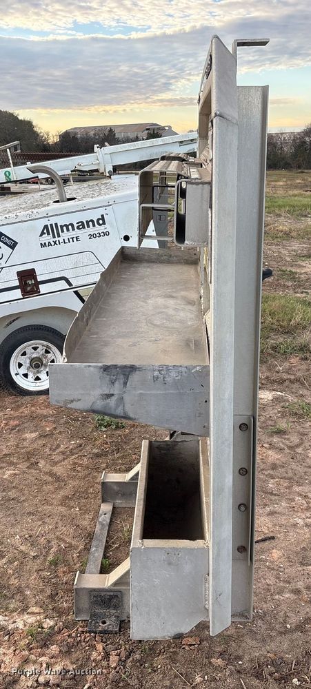 image for item EU7153 Sturdy-Lite headache rack