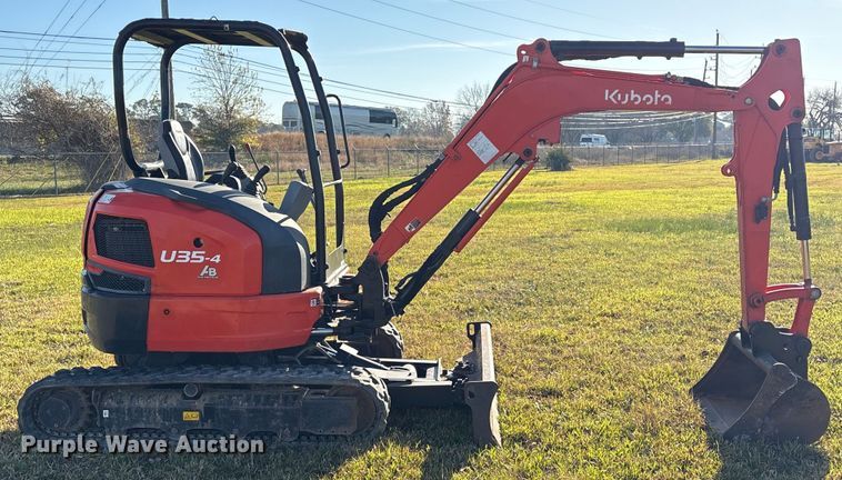 image for item EU7328 2022 Kubota U35-4 mini excavator
