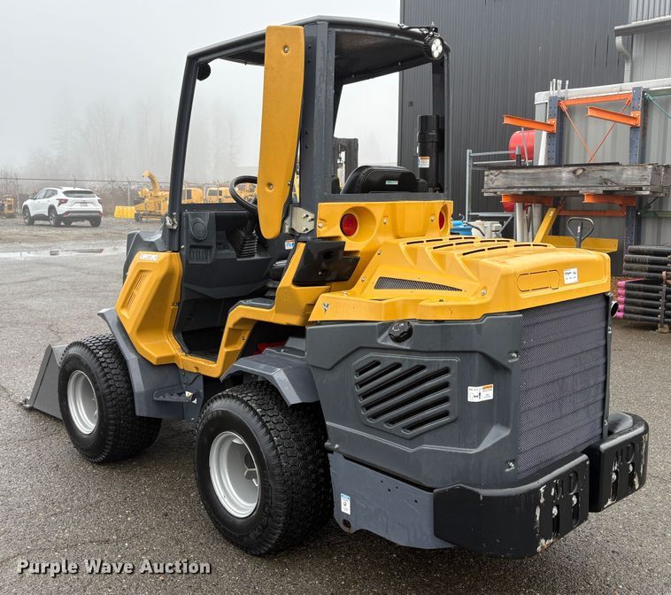 image for item EU8581 2022 Vermeer ATX850 compact wheel loader