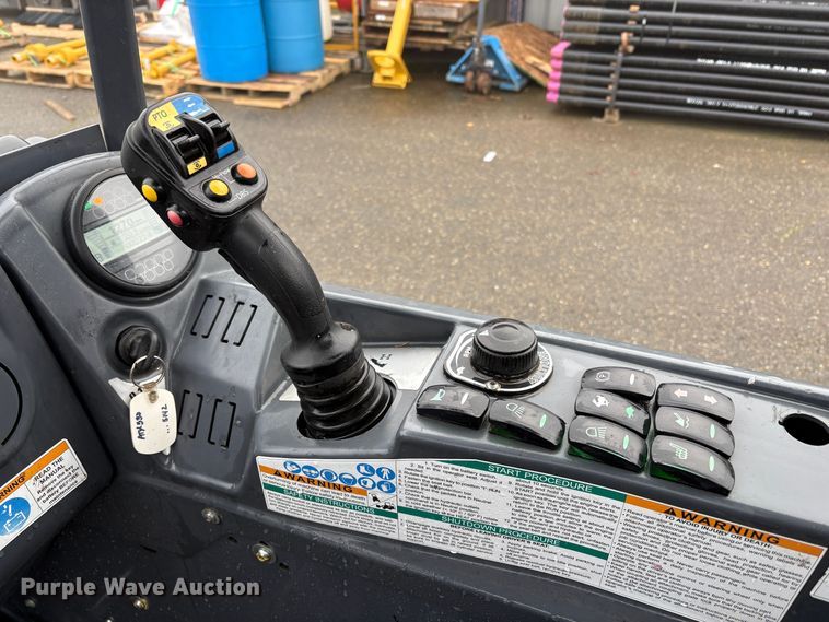 image for item EU8581 2022 Vermeer ATX850 compact wheel loader