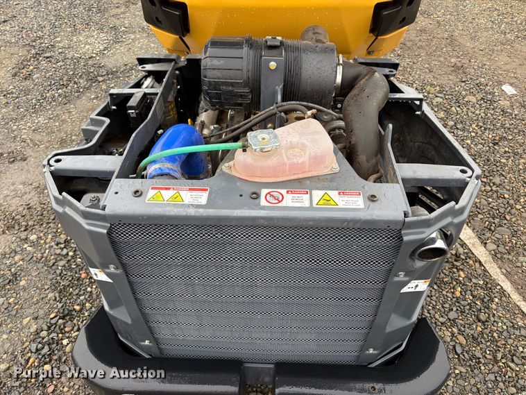 image for item EU8581 2022 Vermeer ATX850 compact wheel loader