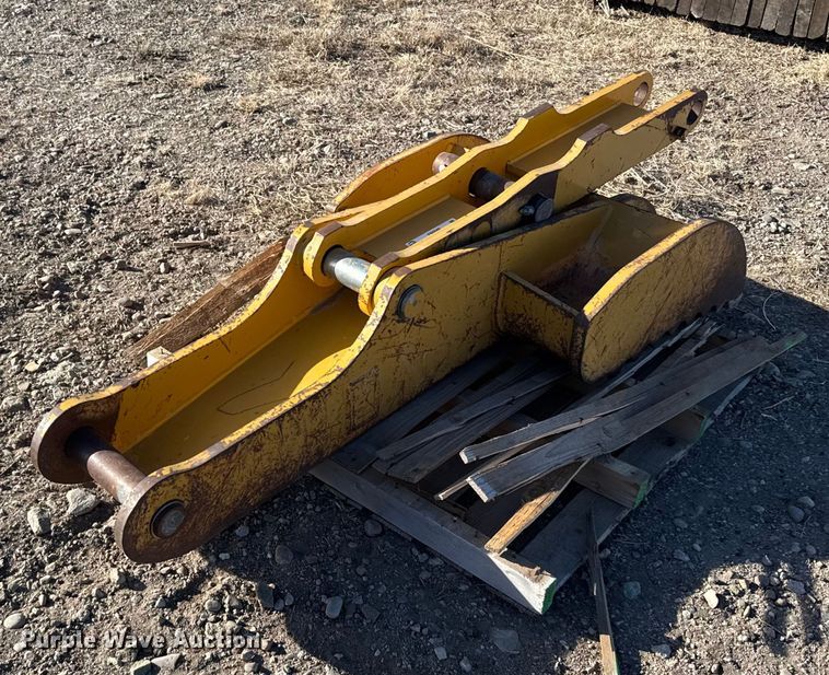 image for item FB0549 Caterpillar thumb attachment