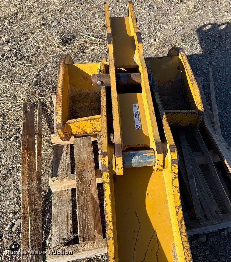 image for item FB0549 Caterpillar thumb attachment