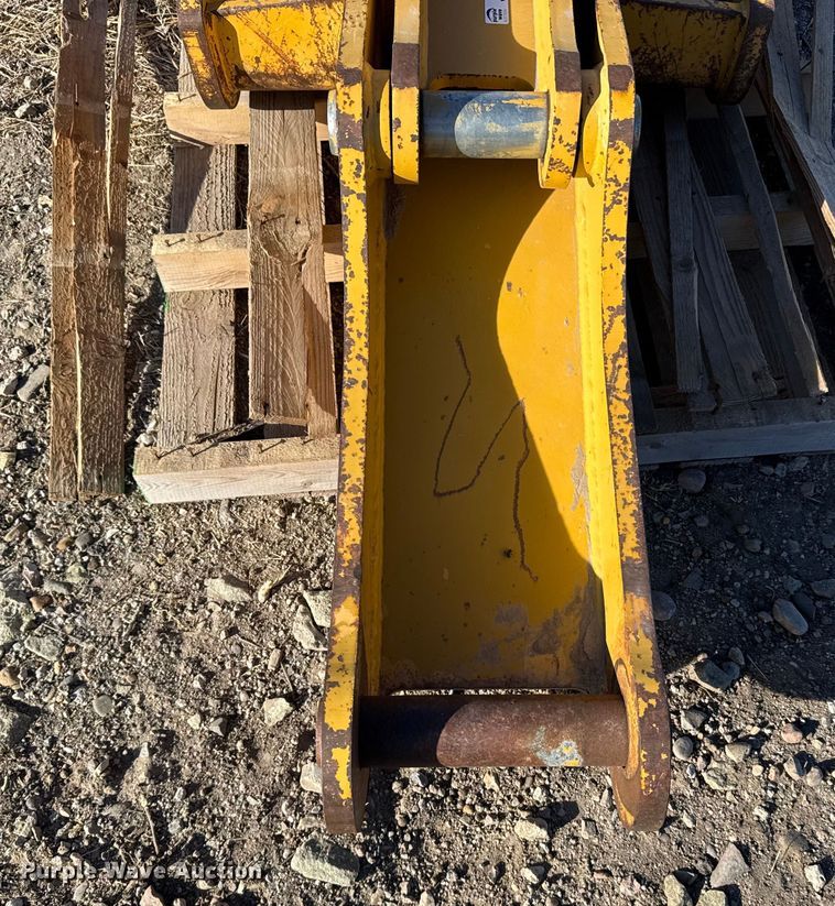 image for item FB0549 Caterpillar thumb attachment