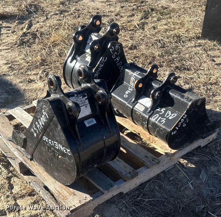 image for item FB0607 Caterpillar (3) Caterpillar mini excavator buckets