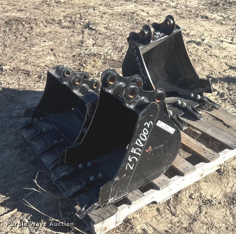 image for item FB0607 Caterpillar (3) Caterpillar mini excavator buckets