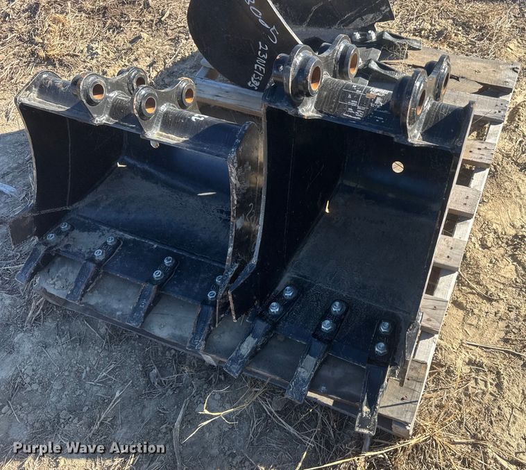 image for item FB0607 Caterpillar (3) Caterpillar mini excavator buckets