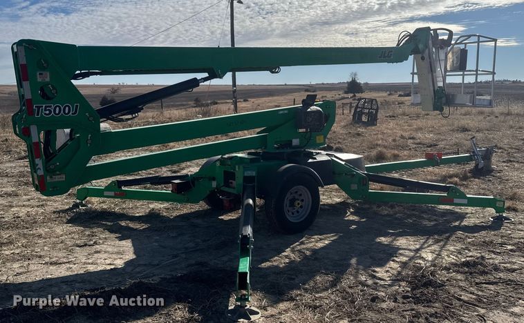 image for item FB0609 JLG T500J boom lift