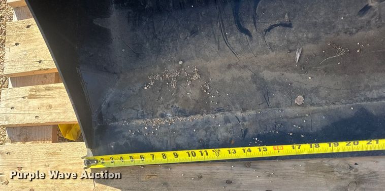 image for item FB0611 GIYI GY-XKH39F compact utility loader four-in-one bucket