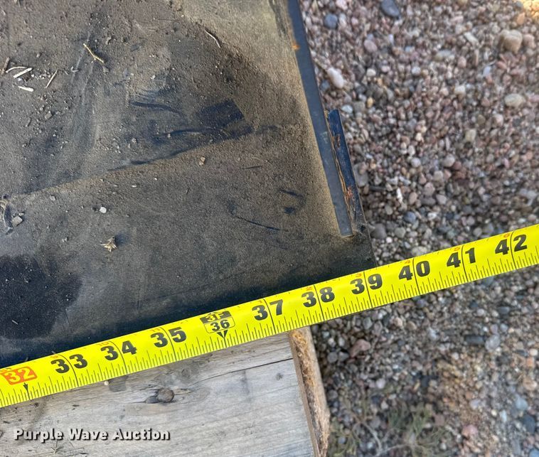 image for item FB0611 GIYI GY-XKH39F compact utility loader four-in-one bucket