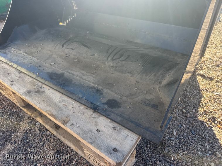 image for item FB0611 GIYI GY-XKH39F compact utility loader four-in-one bucket