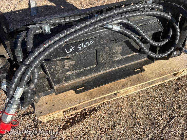 image for item FB0611 GIYI GY-XKH39F compact utility loader four-in-one bucket