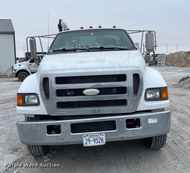 image for item FG1549 2007 Ford F750 utility / service truck