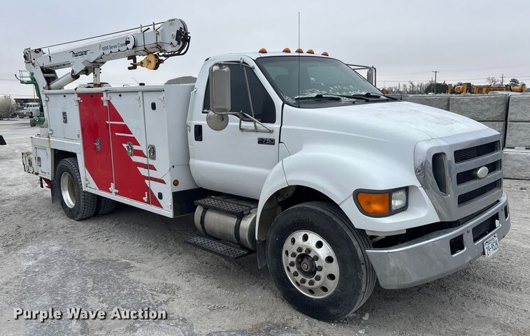 image for item FG1549 2007 Ford F750 utility / service truck