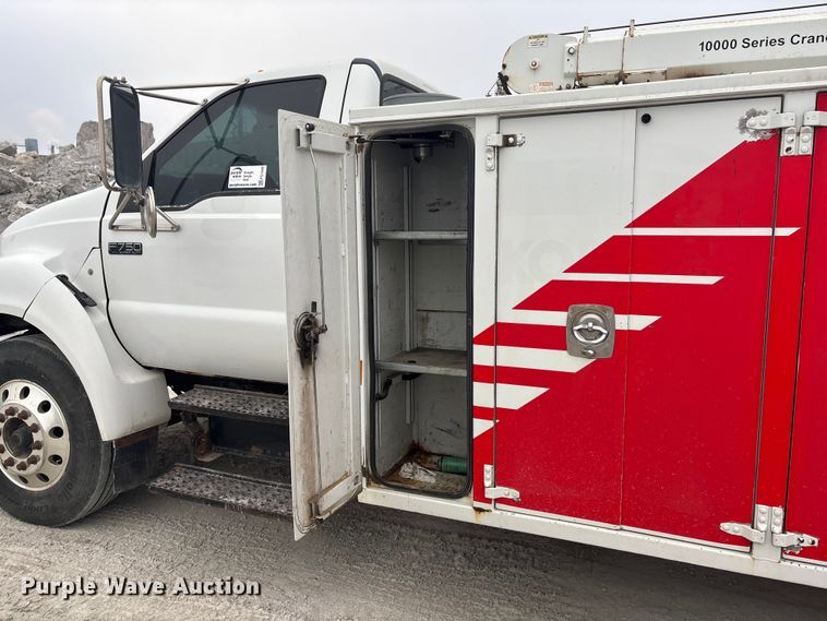 image for item FG1549 2007 Ford F750 utility / service truck