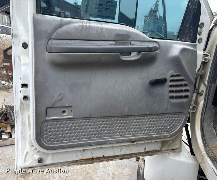 image for item FG1549 2007 Ford F750 utility / service truck