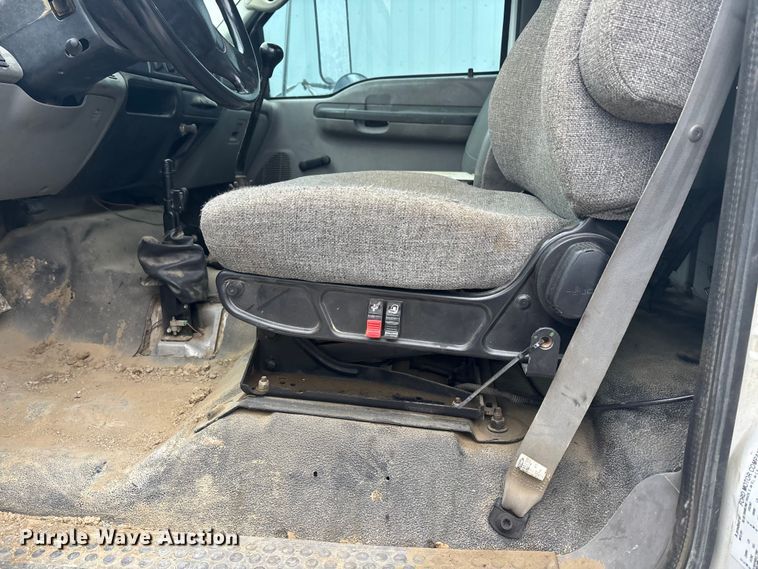 image for item FG1549 2007 Ford F750 utility / service truck