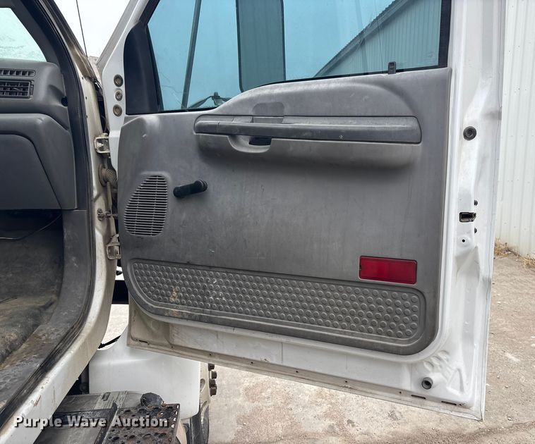 image for item FG1549 2007 Ford F750 utility / service truck