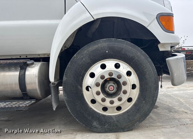 image for item FG1549 2007 Ford F750 utility / service truck