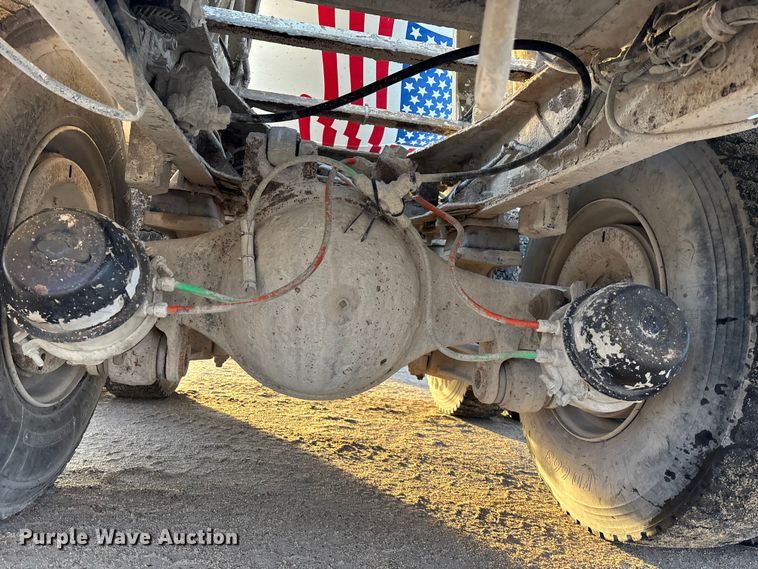 image for item FG1723 1988 Ford LT8000 ready mix truck