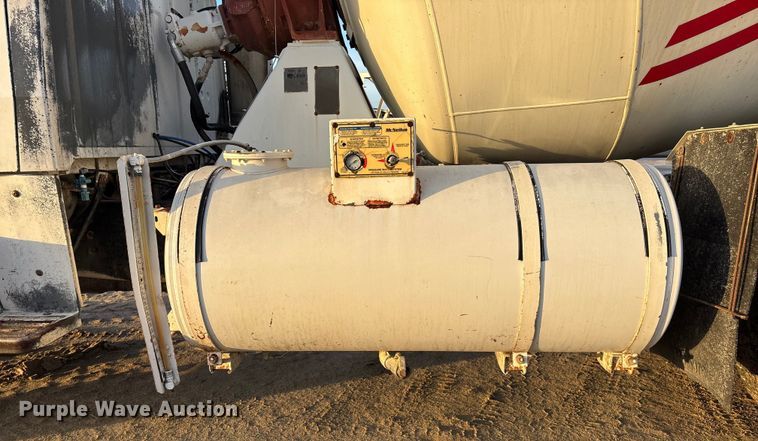 image for item FG1723 1988 Ford LT8000 ready mix truck