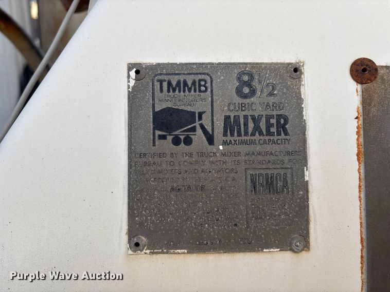 image for item FG1723 1988 Ford LT8000 ready mix truck