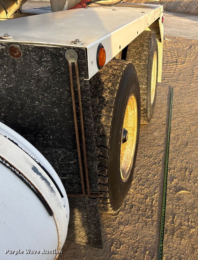 image for item FG1723 1988 Ford LT8000 ready mix truck