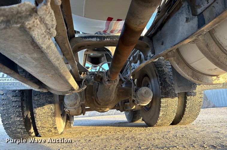 image for item FG1723 1988 Ford LT8000 ready mix truck