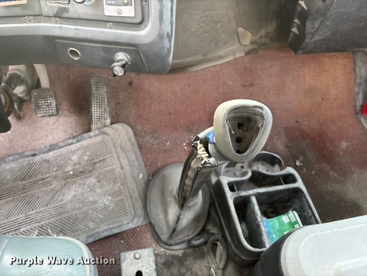 image for item FG1723 1988 Ford LT8000 ready mix truck