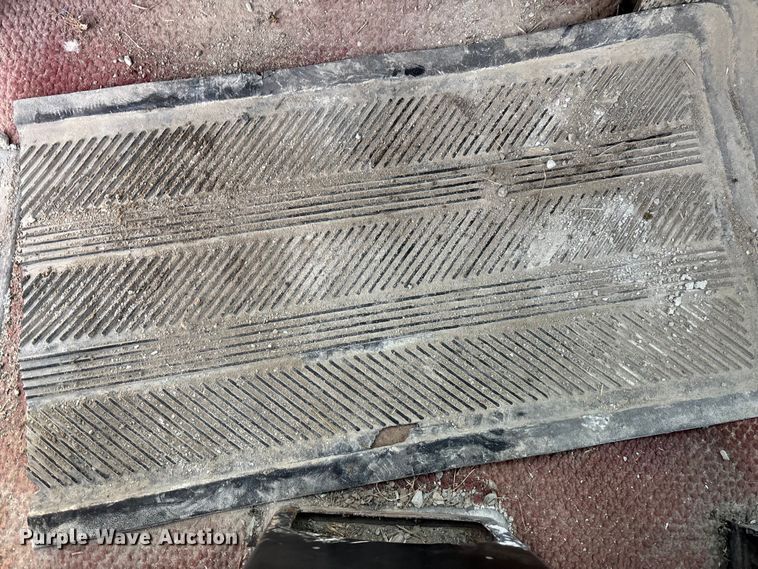 image for item FG1723 1988 Ford LT8000 ready mix truck