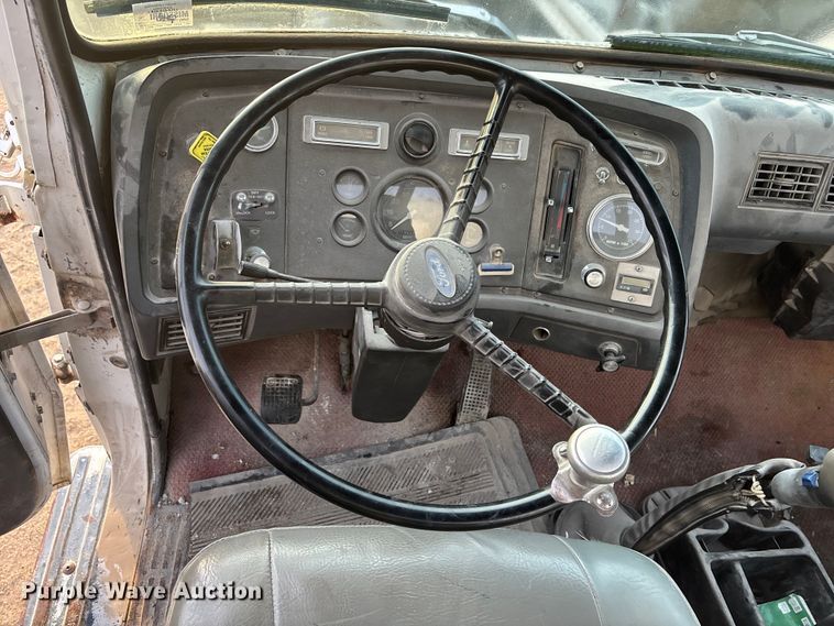 image for item FG1723 1988 Ford LT8000 ready mix truck