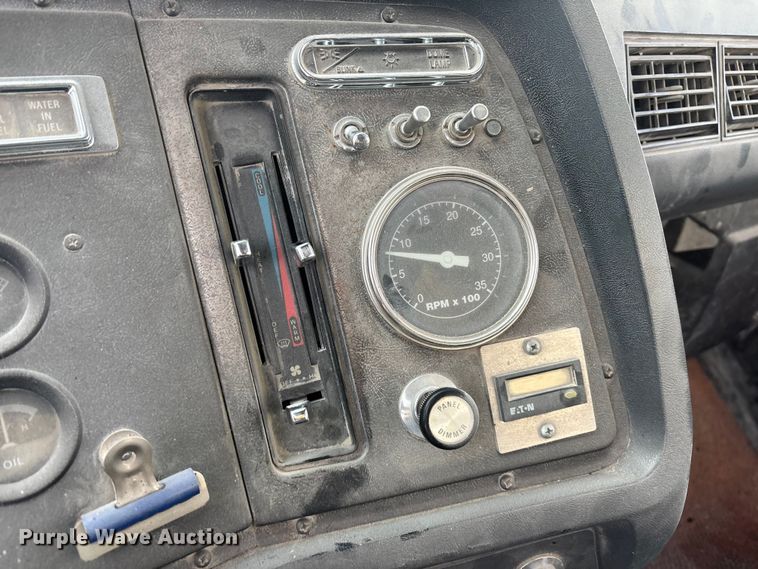 image for item FG1723 1988 Ford LT8000 ready mix truck