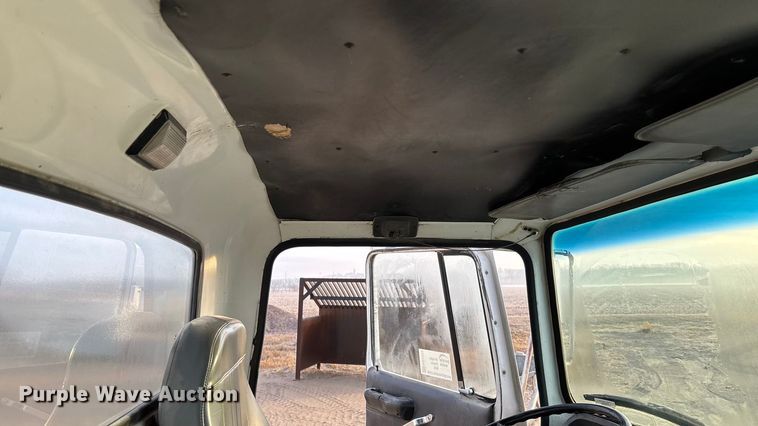 image for item FG1723 1988 Ford LT8000 ready mix truck